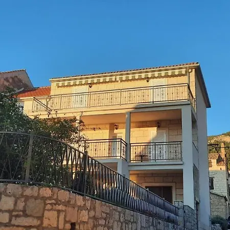 Apartments Villa Beba Komiza Exterior photo
