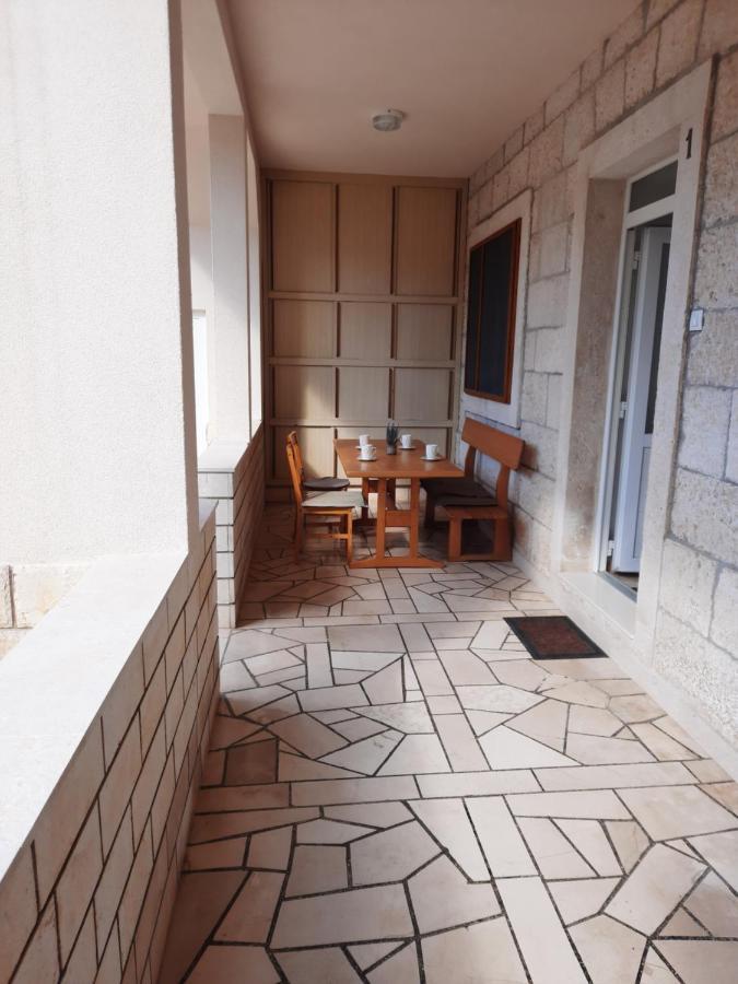 Beba Apartment Komiza