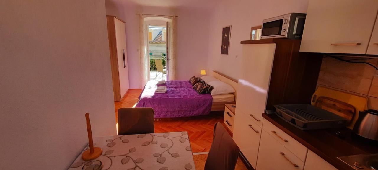 Beba Apartment Komiza