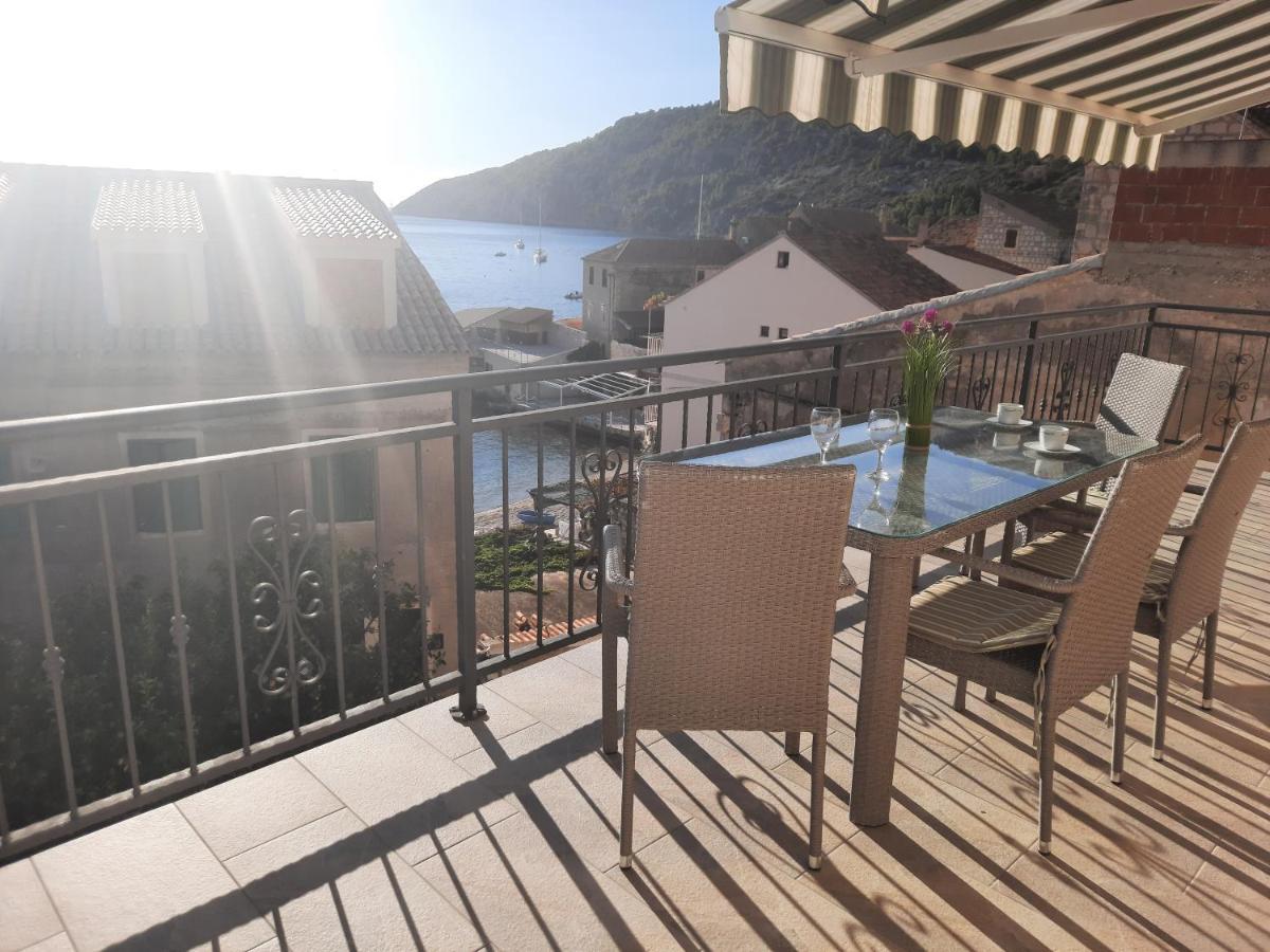 Beba Apartment Komiza